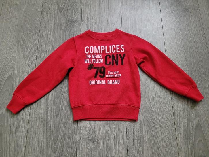 CNY COMPLICES rode trui met opdruk maat 4 (104) ~ MP3005, Kinderen en Baby's, Kinderkleding | Maat 104, Gebruikt, Jongen, Trui of Vest