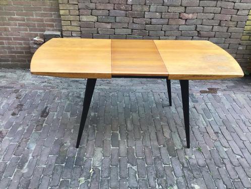 VINTED TAFEL, Huis en Inrichting, Tafels | Salontafels, Zo goed als nieuw, 50 tot 75 cm, 50 tot 100 cm, 150 tot 200 cm, Overige vormen