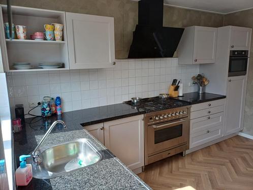 Mooie keuken in hoekopstelling, Huis en Inrichting, Keuken | Complete keukens, Gebruikt, Ophalen
