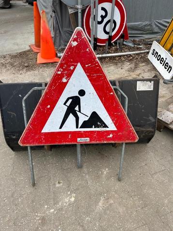 Verkeersbord 'wegwerkzaamheden' beschikbaar voor biedingen