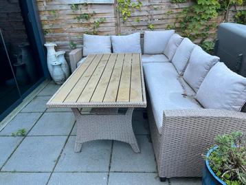 Wicker Tuinset met Hoekbank en Tafel beschikbaar voor biedingen