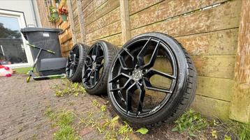 3x Sportieve 19inch VW velgen + banden beschikbaar voor biedingen