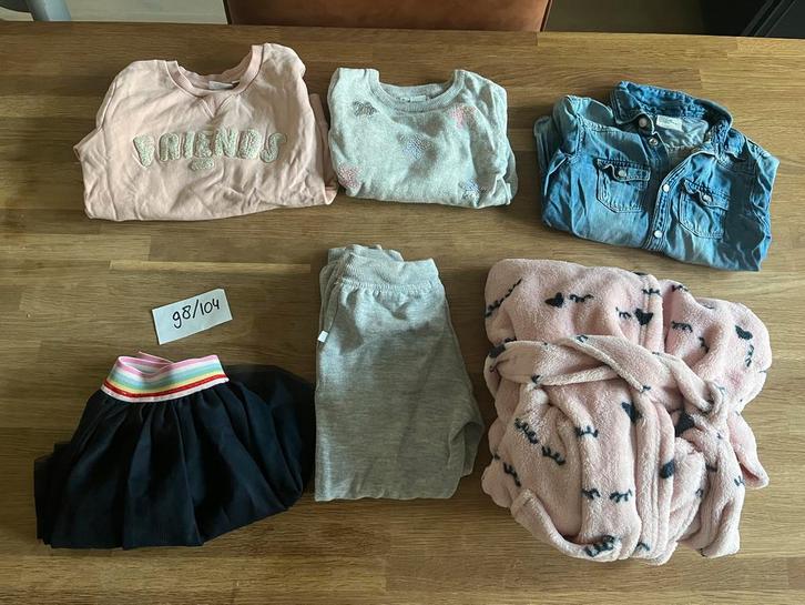 Kledingpakket Meisje Maat 98/104 - Z.G.S., Kinderen en Baby's, Kinderkleding | Overige, Zo goed als nieuw, Meisje, Ophalen of Verzenden