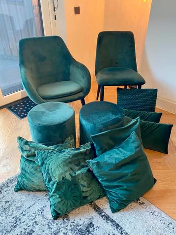GERESERVEERD – Fauteuil, stoel, poefs, kussens & schilderij beschikbaar voor biedingen