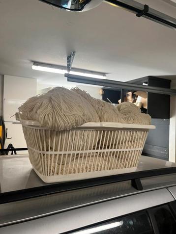 breien haken hobbywol beschikbaar voor biedingen