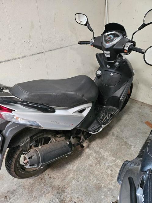 Kymco agelity snorscooter 2015, Fietsen en Brommers, Snorfietsen en Snorscooters, Zo goed als nieuw, Kymco, Ophalen of Verzenden
