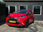 Toyota Aygo 1.0 Vvt-i 69pk 5D 2018 Rood, Voorwielaandrijving, Stof, Zwart, 4 stoelen
