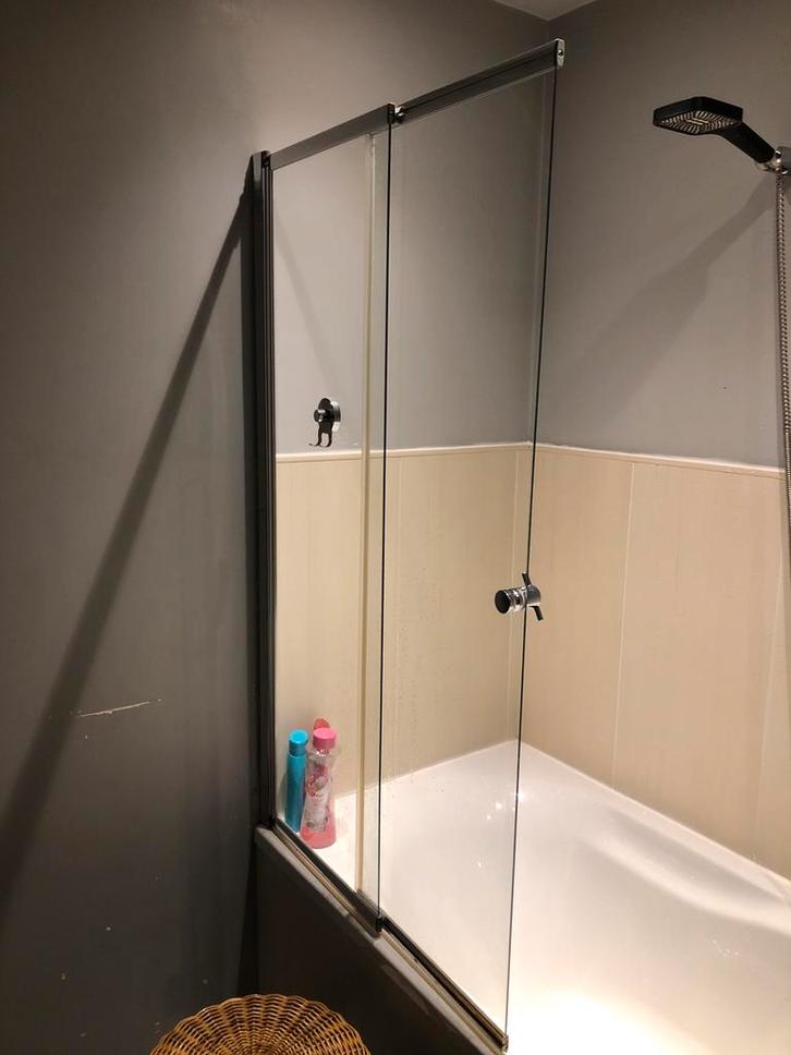 Douchewand, Huis en Inrichting, Badkamer | Complete badkamers, Zo goed als nieuw, Met bad, Ophalen of Verzenden