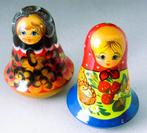 Twee kleine Matroesjka roly poly's, Ophalen