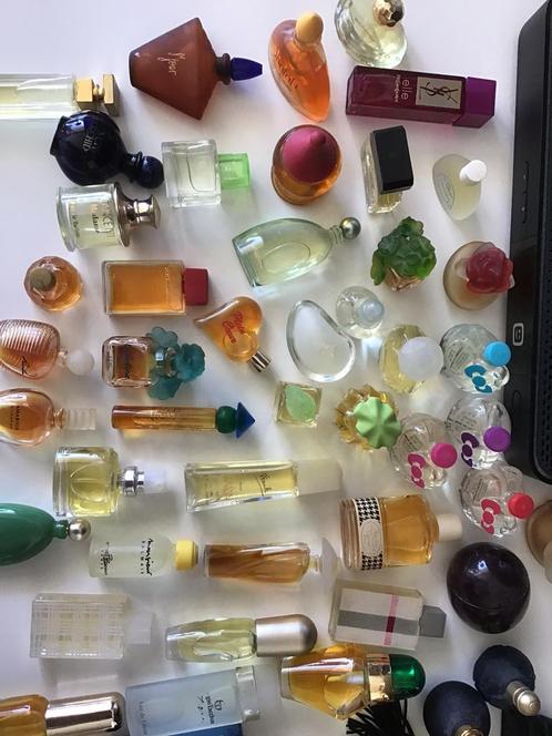 Groot lot parfum flesjes 58st. Dure echte merken koopje, Verzamelen, Parfumverzamelingen, Zo goed als nieuw, Parfumfles, Ophalen of Verzenden