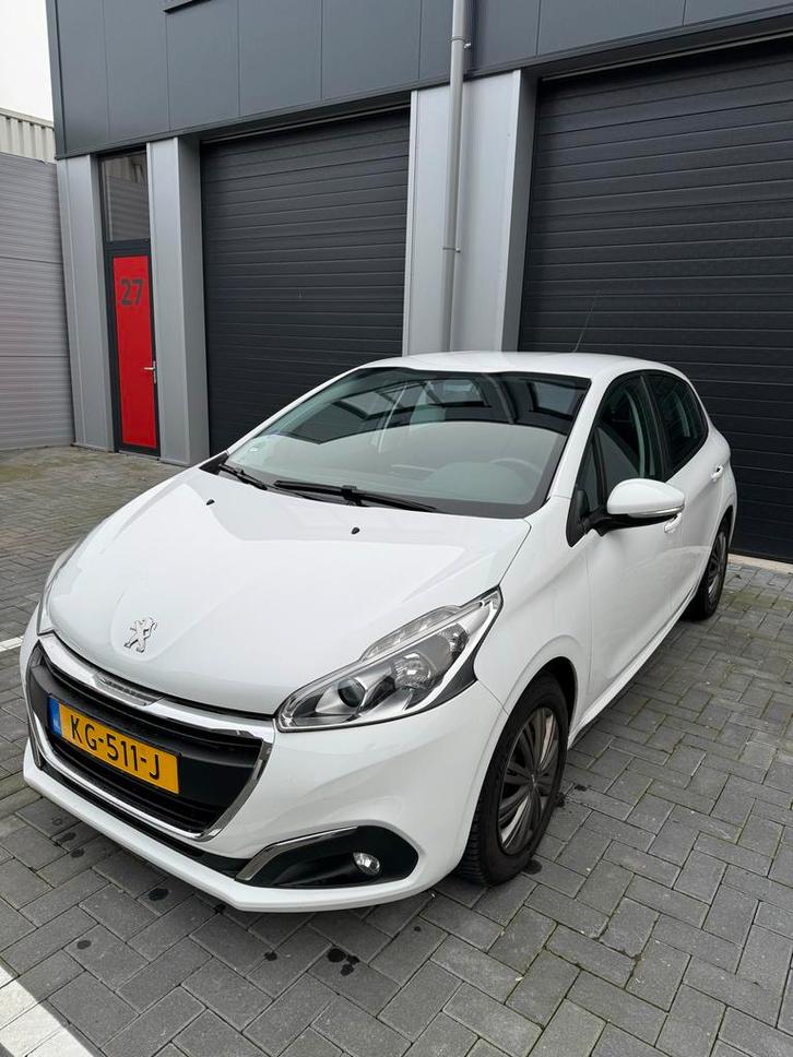 Peugeot 208 1.2 VTI 60KW/82PK 5-D 2016 Wit apple carplay, Auto's, Peugeot, Particulier, Airbags, Airconditioning, Alarm, Apple Carplay