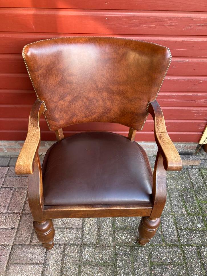 Grote klooster stoel, Antiek en Kunst, Antiek | Meubels | Stoelen en Banken, Ophalen