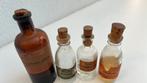 4 Apothekerflesjes zie foto’s deels met inhoud, Antiek en Kunst, Curiosa en Brocante, Ophalen of Verzenden
