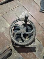 Antieke graanmolen, Ophalen of Verzenden