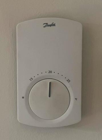 2x Danfoss CF-RS Kamerthermostaat beschikbaar voor biedingen