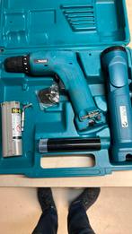 Makita boor-schroefmach.6019D met lamp -batterijen z.g.a.n., Doe-het-zelf en Verbouw, Ophalen of Verzenden, Zo goed als nieuw