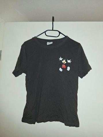 Zwart Disney shirt maat L (valt als maat S ) beschikbaar voor biedingen