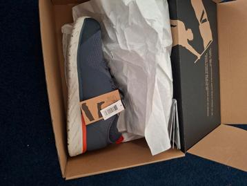 Nieuwe werkschoenen met goede vering beschikbaar voor biedingen