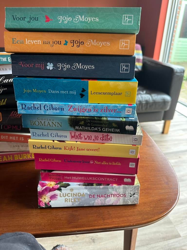 11 romantische boeken, oa Jojo Moyes en Rachel Gibson, Ophalen of Verzenden, Zo goed als nieuw