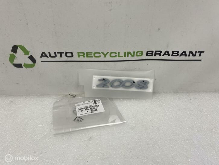 Embleem Peugeot 2008 NIEUW ORIGINEEL 98189145DX, Auto-onderdelen, Klein materiaal, Peugeot, Gebruikt, Ophalen of Verzenden