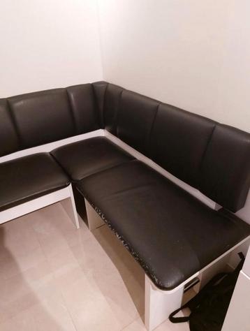 Hoekbank met tafel - Opknapper beschikbaar voor biedingen