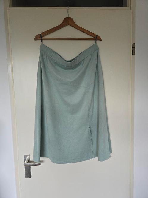 Sommermann pastel mintgroene suède look rok maat 44, Kleding | Dames, Rokken, Zo goed als nieuw, Maat 42/44 (L), Groen, Onder de knie