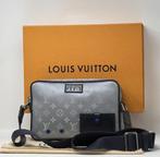 LV louis vuitton tas handtas crossbody, Sieraden, Tassen en Uiterlijk, Tassen | Schoudertassen, Ophalen