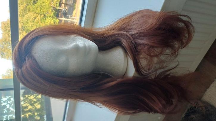 Prachtig lang haarwerk, rood, Kleding | Dames, Overige Dameskleding, Zo goed als nieuw, Ophalen of Verzenden