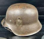 Duitse M42 helm WOII, Verzamelen, Militaria | Tweede Wereldoorlog, Ophalen of Verzenden, Duitsland, Helm of Baret