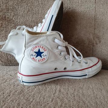 Conveare All star Chuck Taylor leer maat 37 beschikbaar voor biedingen