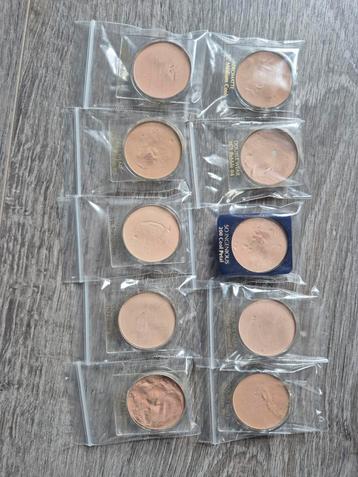 Partijtje Estee Lauder palletjes diverse kleuren en series beschikbaar voor biedingen