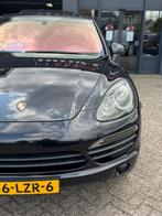 Porsche Cayenne 4.8 S PANO|STOEL+STUURVW|LINEASS|TREKHAAK|NA, Auto's, Porsche, Gebruikt, 8 cilinders, Leder en Stof, Zwart