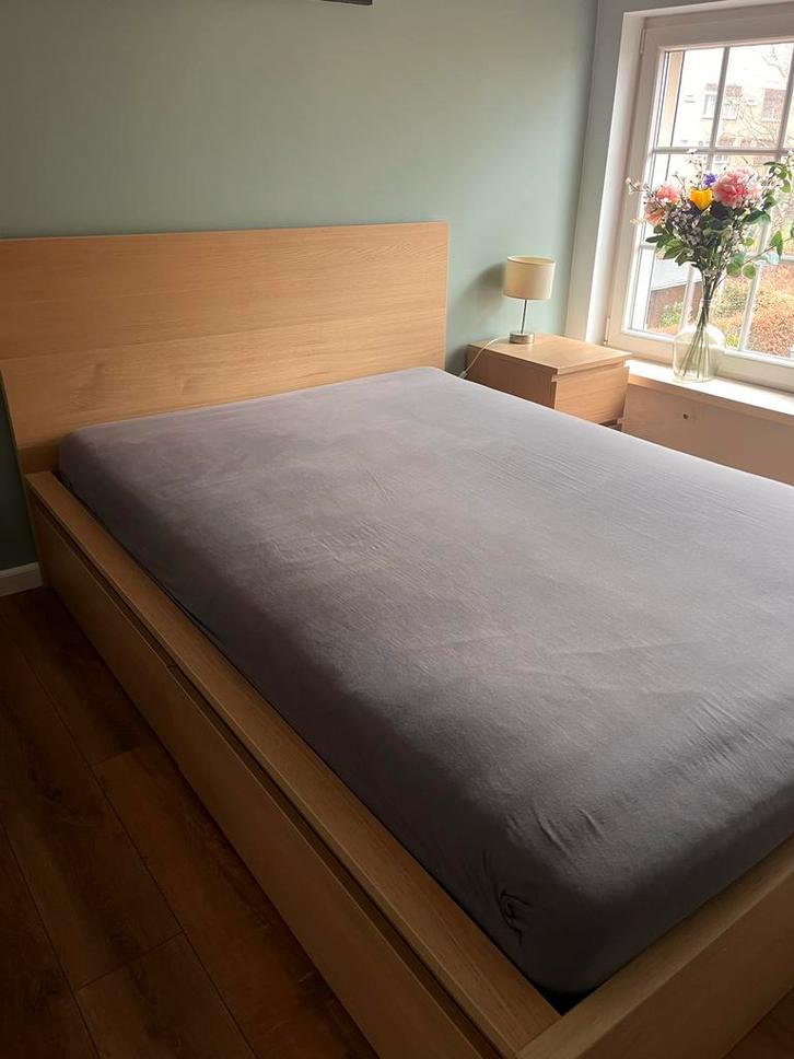 IKEA Malm bed eiken kleur 140 cm, Huis en Inrichting, Slaapkamer | Bedden, Zo goed als nieuw, Tweepersoons, 140 cm, 200 cm, Hout