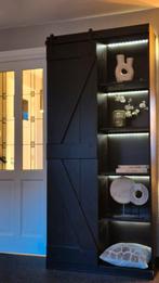 Zwarte wandkast met open en dichte vakken, Huis en Inrichting, Kasten | Boekenkasten, Ophalen of Verzenden