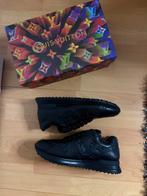 Logo print maat 42 43 44 45, Kleding | Heren, Schoenen, Ophalen of Verzenden, Zo goed als nieuw