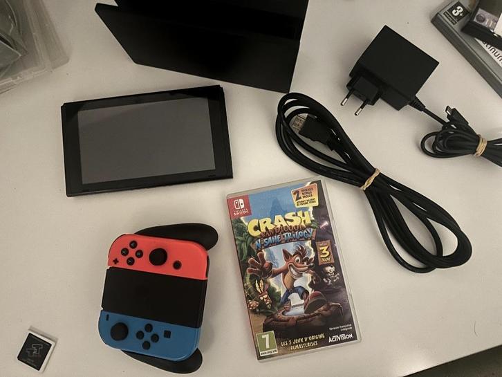Complete Nintendo Switch + Crash bandicoot, Spelcomputers en Games, Spelcomputers | Nintendo Switch, Gebruikt, Switch Original