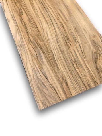 Red gum (satijnnoten) fineer | 140x17 cm beschikbaar voor biedingen