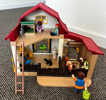 Playmobil paardenstal beschikbaar voor biedingen