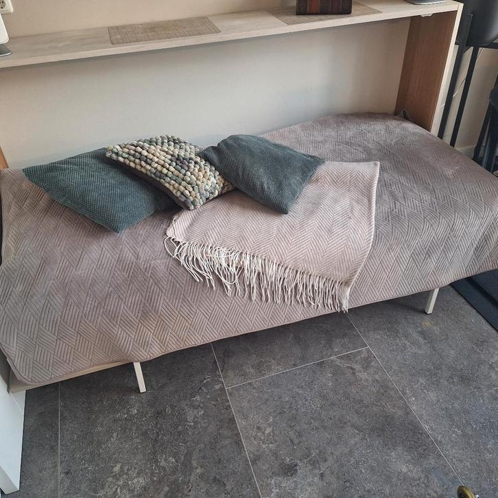 Inklapbaar (logeer)bed - ideaal voor student of starter, Huis en Inrichting, Slaapkamer | Bedden, Gebruikt, Eenpersoons, 90 cm