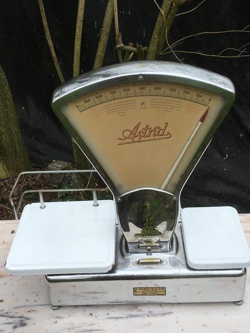 antieke Chrome Antwerpse Astrid weegschaal, Witgoed en Apparatuur, Weegschalen, 500 gram of grover, Minder dan 10 kg, Ophalen