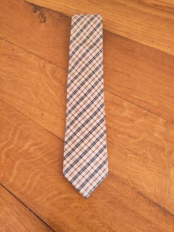 Stijlvolle zijden stropdas met ruitpatroon beschikbaar voor biedingen