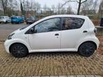 Zeer nette Toyota Aygo, Auto's, Toyota, Stof, Wit, Handgeschakeld, Grijs