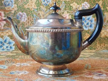 Mooie antieke theepot van Viners silverplate uit Engeland. beschikbaar voor biedingen