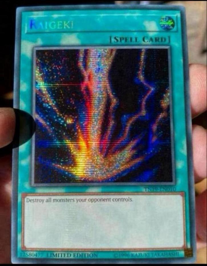 Yu-Gi-Oh! Raigeki TN19 Limited Edition !, Hobby en Vrije tijd, Verzamelkaartspellen | Yu-gi-Oh!, Zo goed als nieuw, Losse kaart