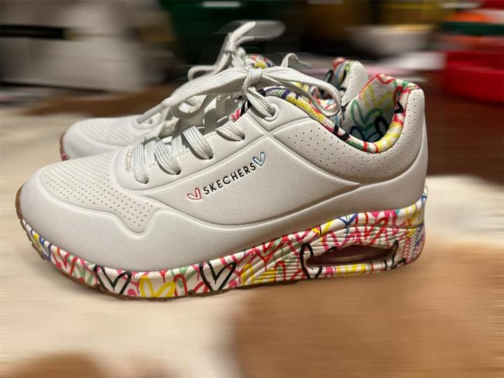 Mooie Sketchers dames sneakers te koop 37  James Goldcrown, Kleding | Dames, Schoenen, Zo goed als nieuw, Sneakers of Gympen, Wit