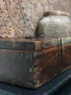 Oude Oosterse houten kist India sober sleets, Ophalen of Verzenden