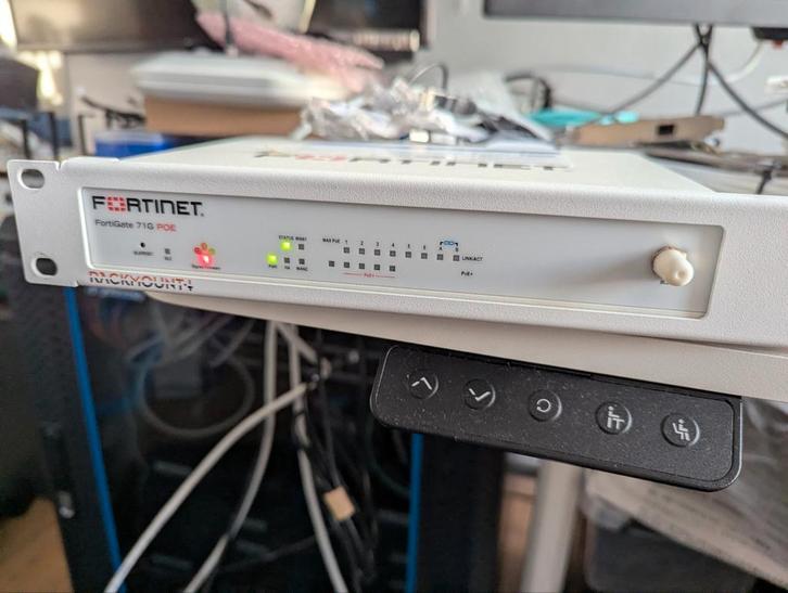 Fortigate 71g-POE, Computers en Software, Routers en Modems, Nieuw, Router, Ophalen of Verzenden