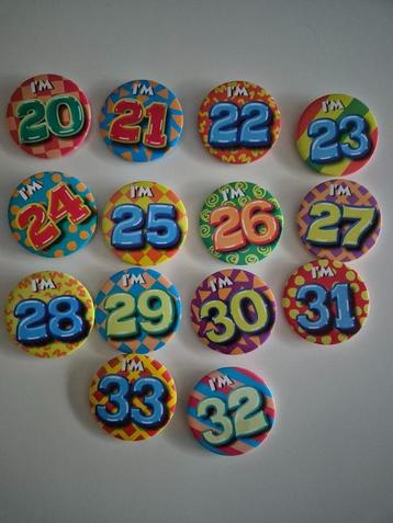 Buttons/pins leeftijden beschikbaar voor biedingen