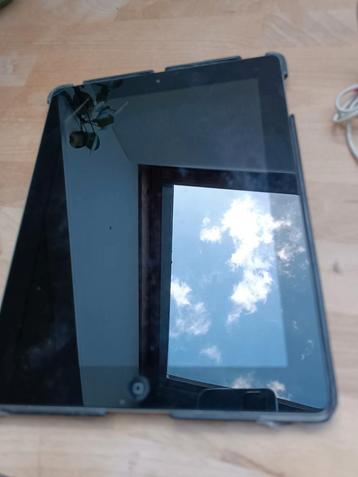 Apple Ipad 2, iOS 9.3 5, gratis oplader en hoes. beschikbaar voor biedingen