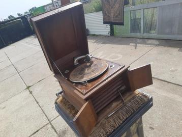 VOOROORLOGSE GRAMMOFOON SPELER 99.95 EURO   beschikbaar voor biedingen